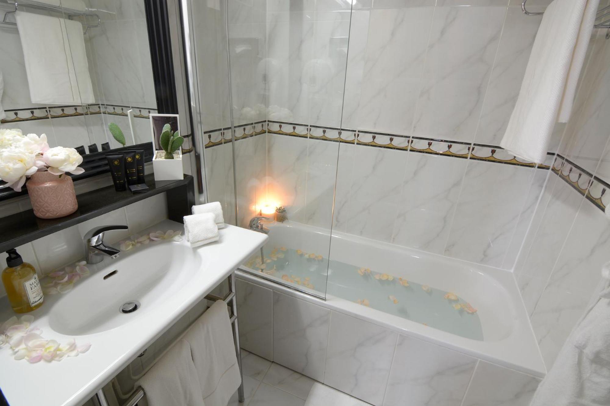 Hotel Le Patio Bastille 3*