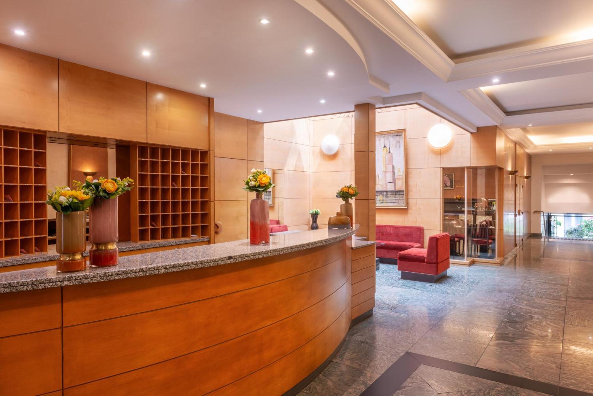 Le Patio Bastille Hotel