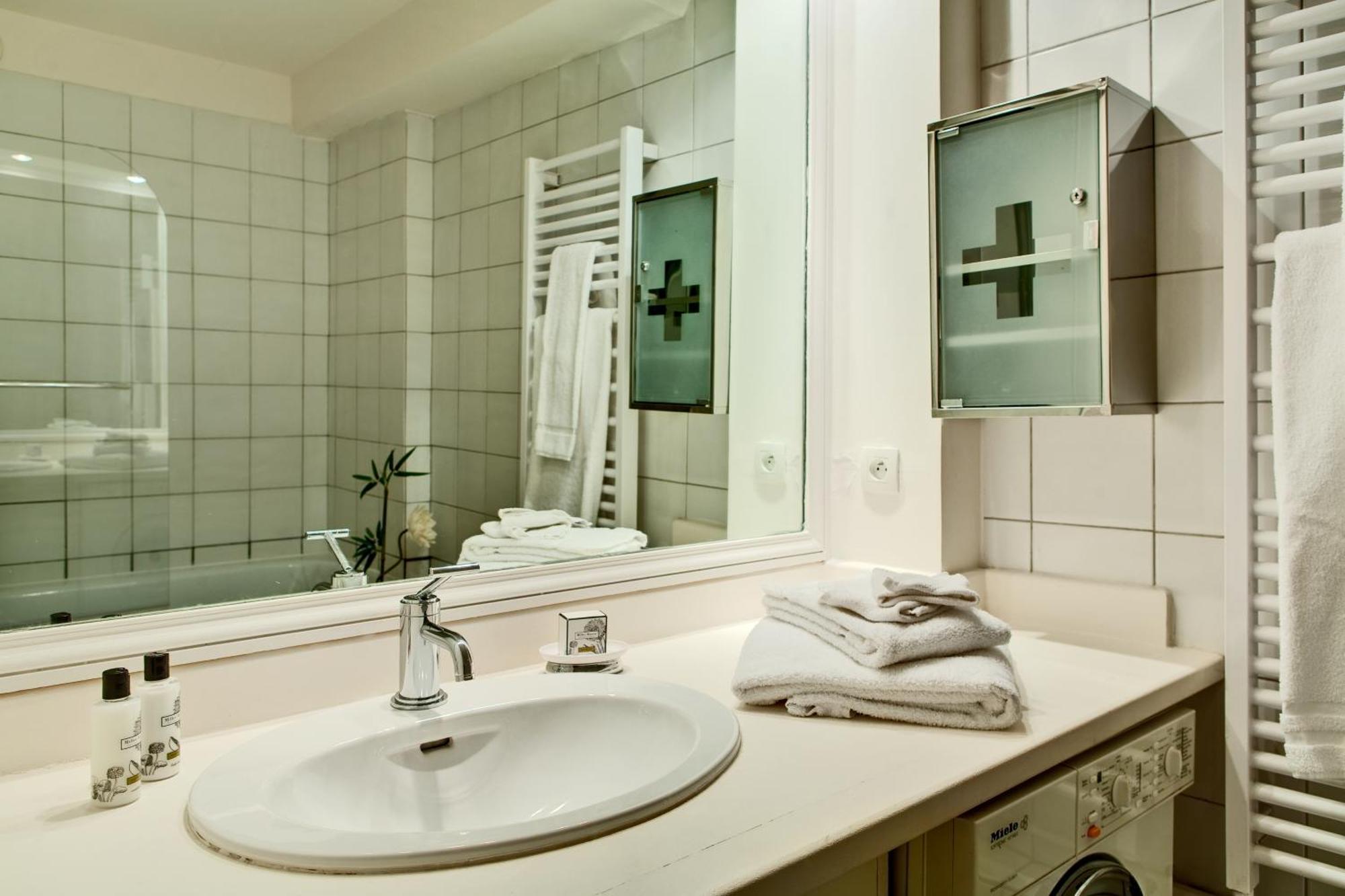 Apartment Jardin Des Rosiers Paris