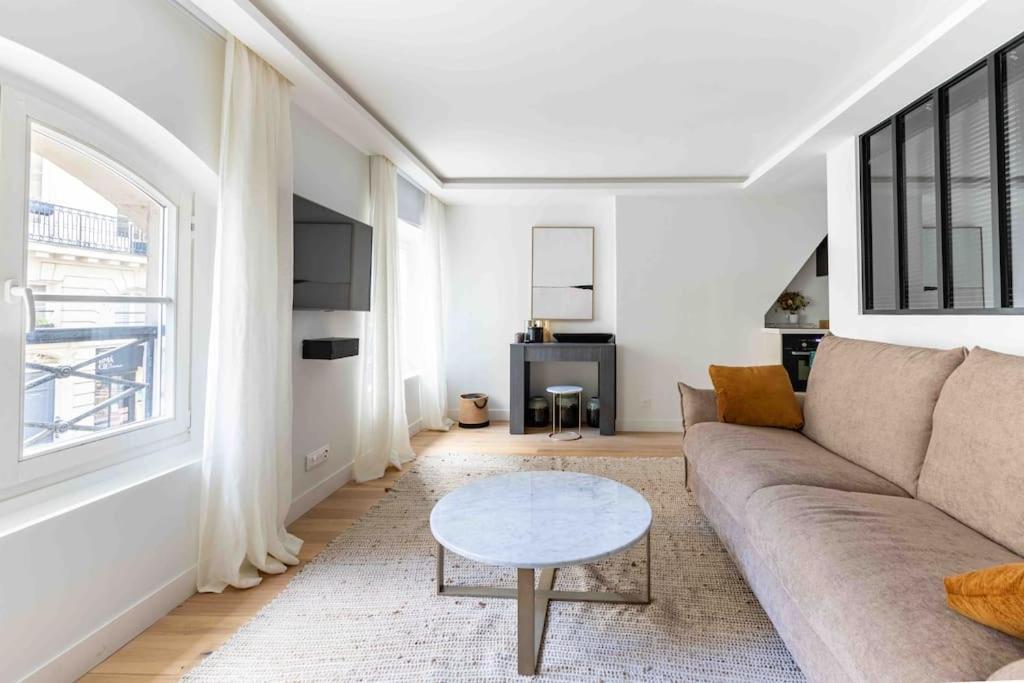 Apartment Invalides Palais Bourbon Luxueux 4p
