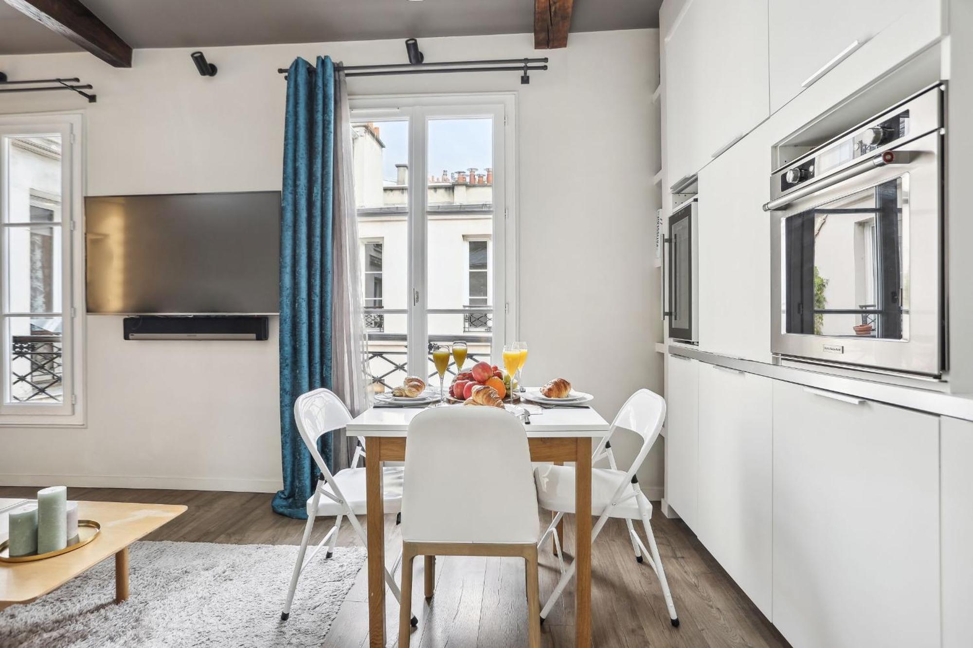 Appartement Eiffel Tower & Champ De Mars - 1br - Cityapartmentstay *