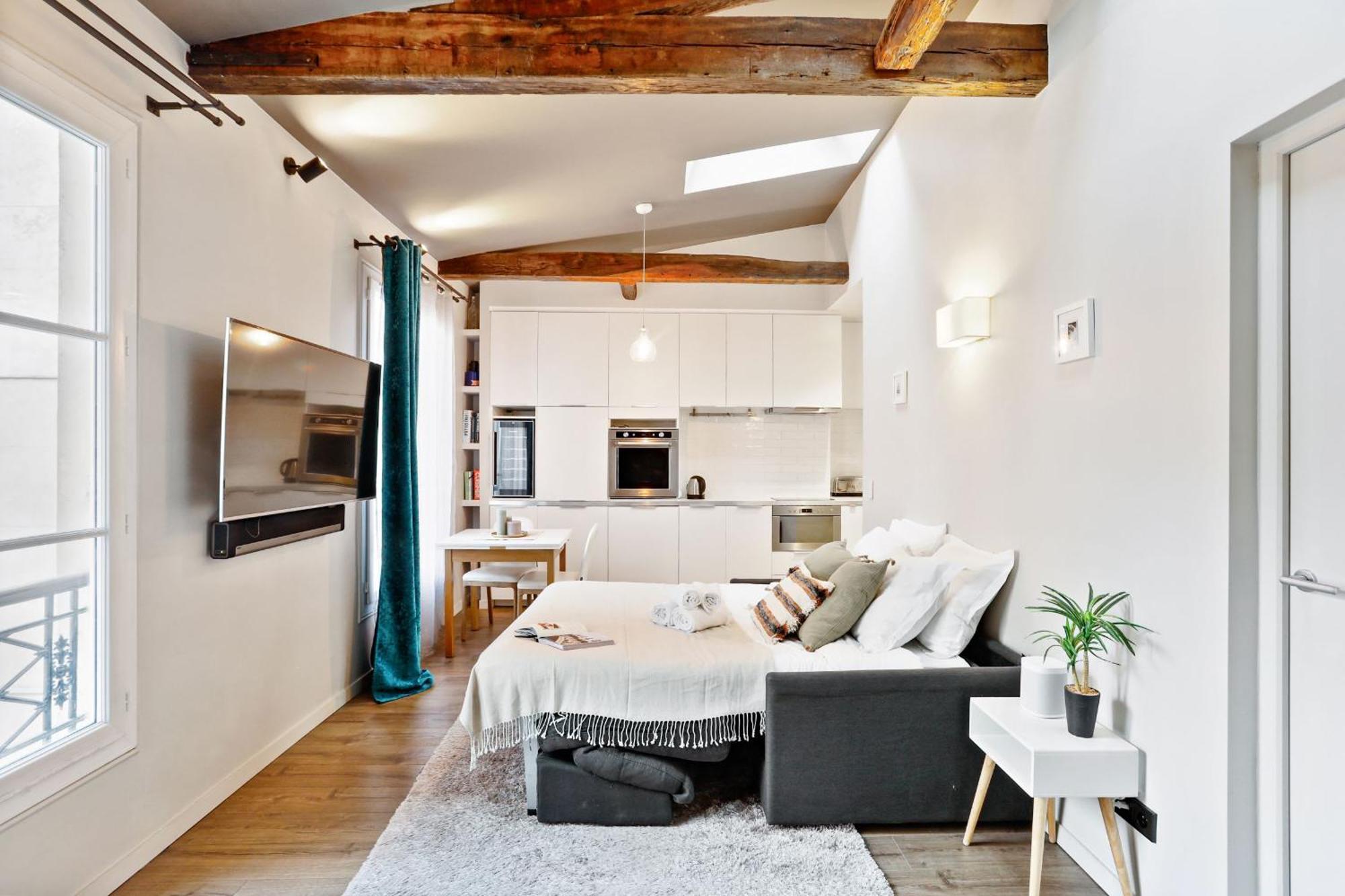 Eiffel Tower & Champ De Mars - 1br - Cityapartmentstay