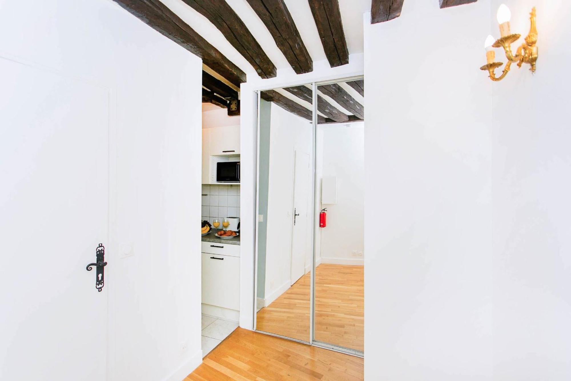 Apartment Le Louvre & Rivoli - 1br - Cityapartmentstay Paris