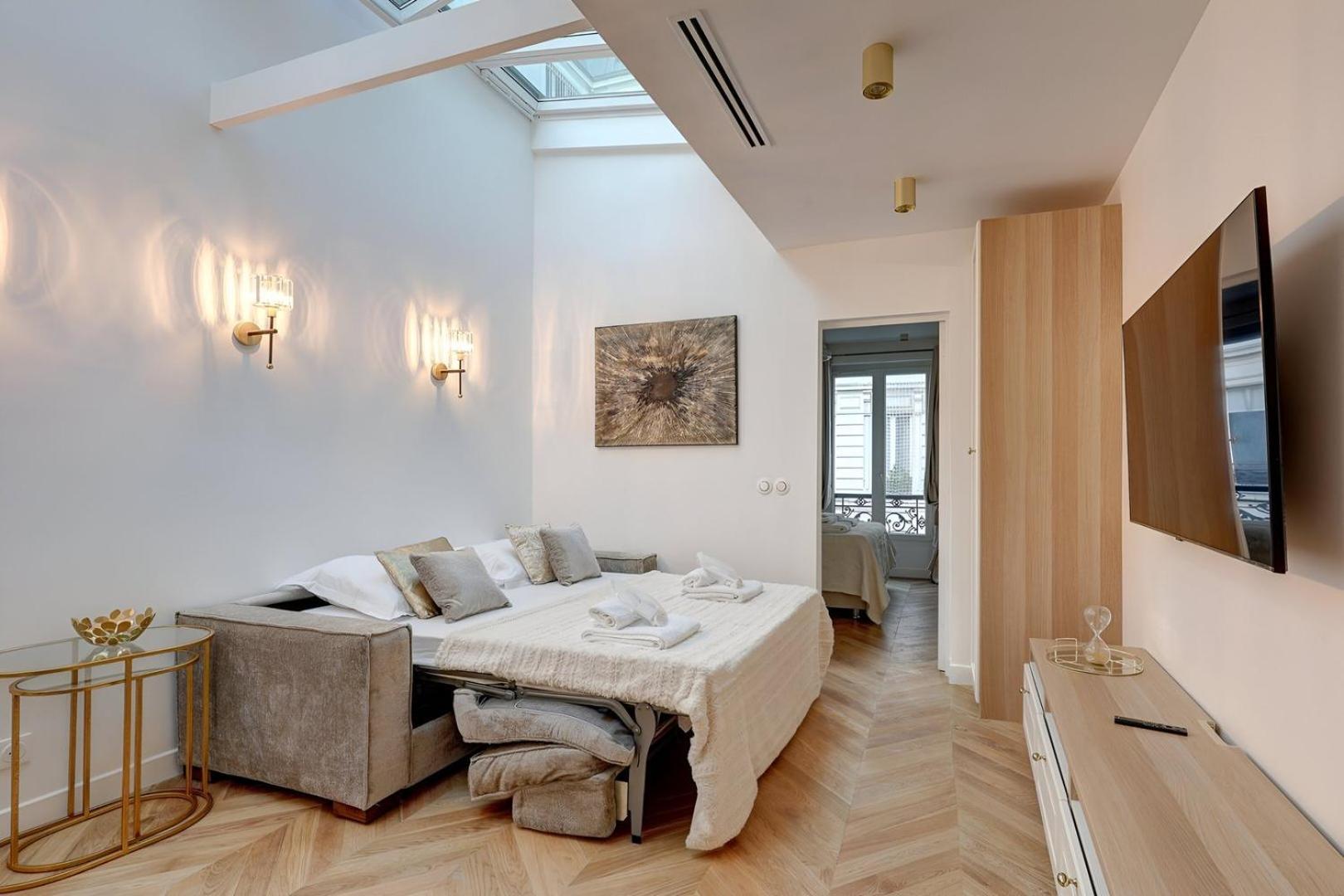 348 Ponthieu - Superb In *