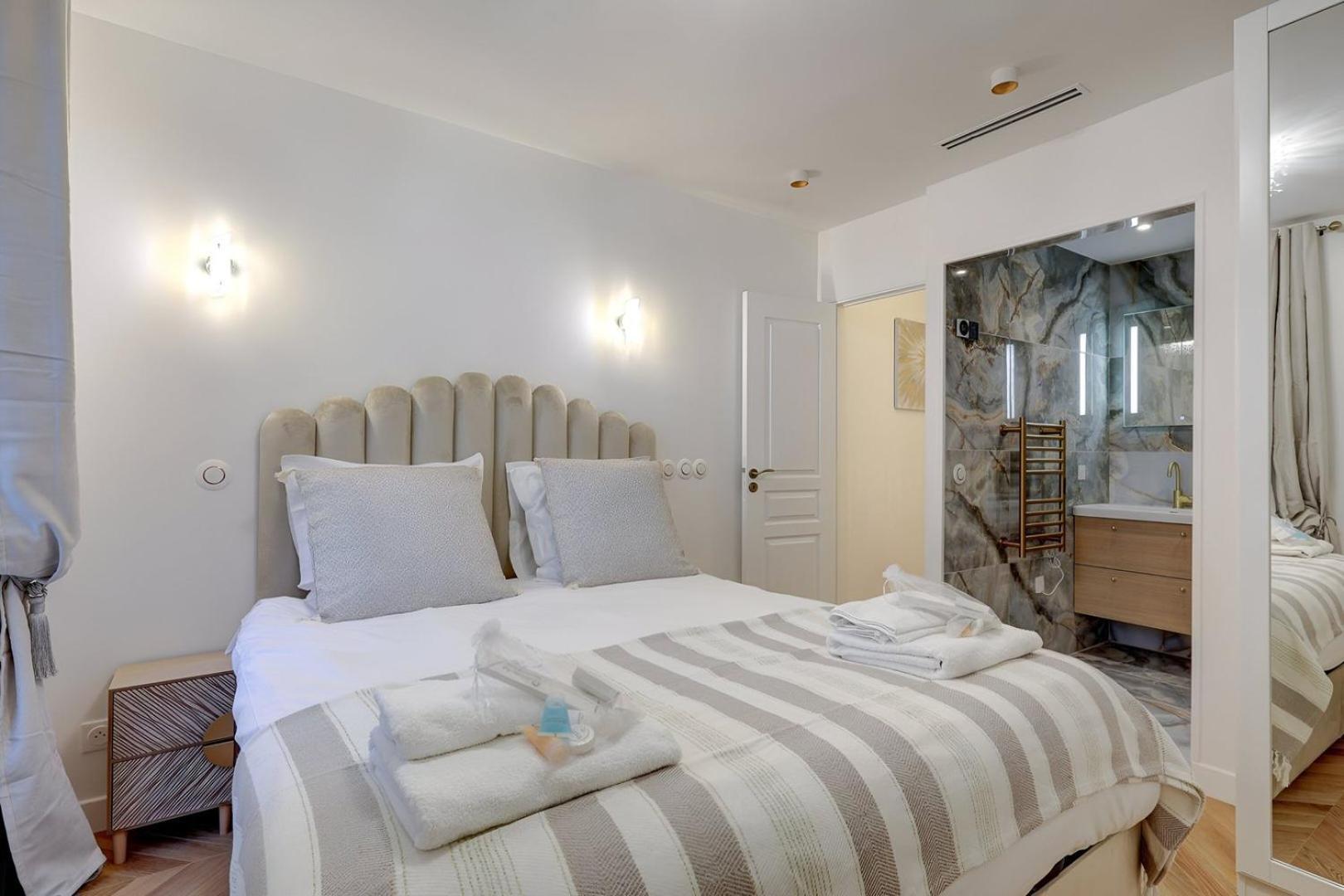 Appartement 348 Ponthieu - Superb In Paris