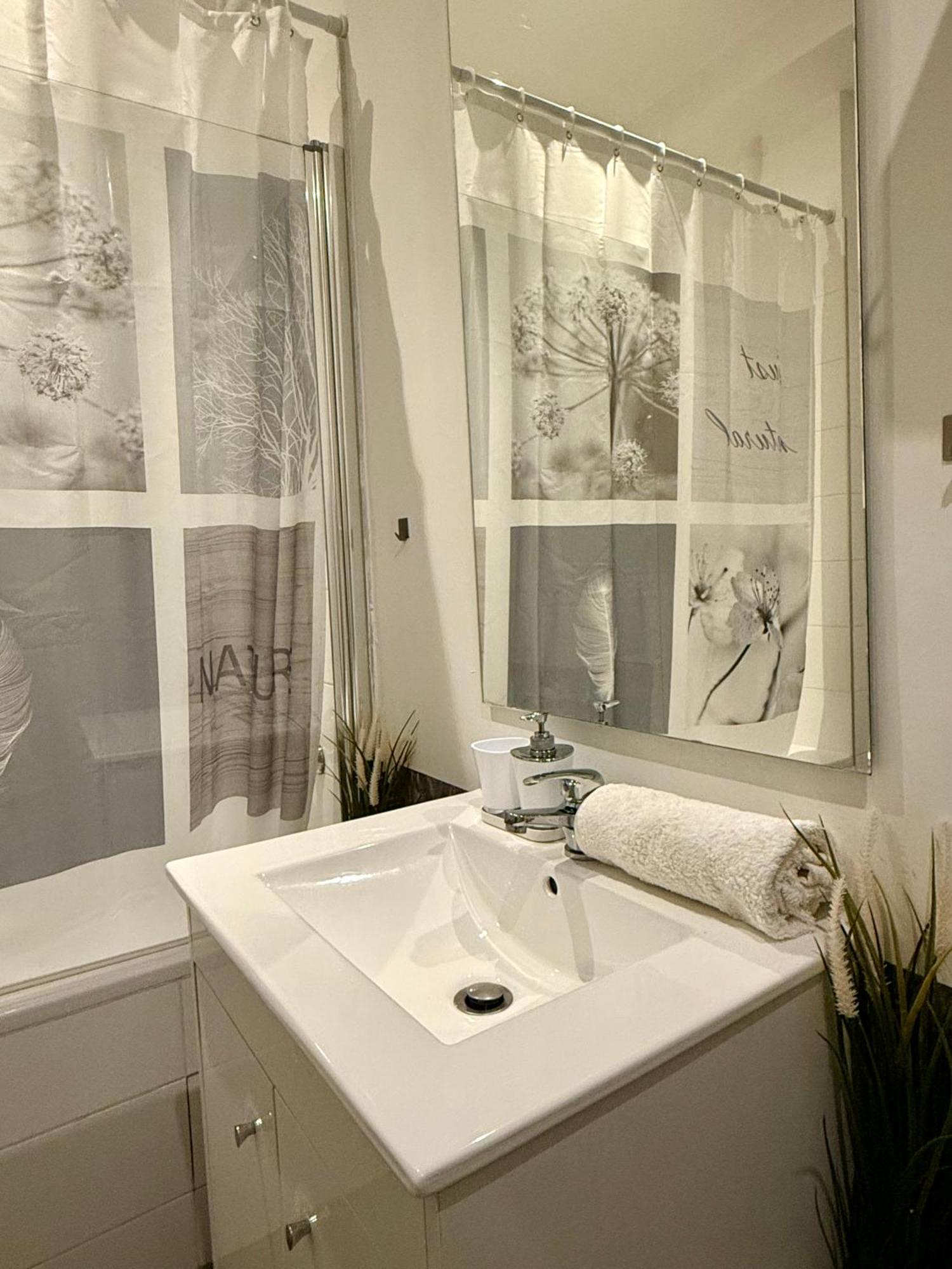 Family Champs Elysees Apartment *