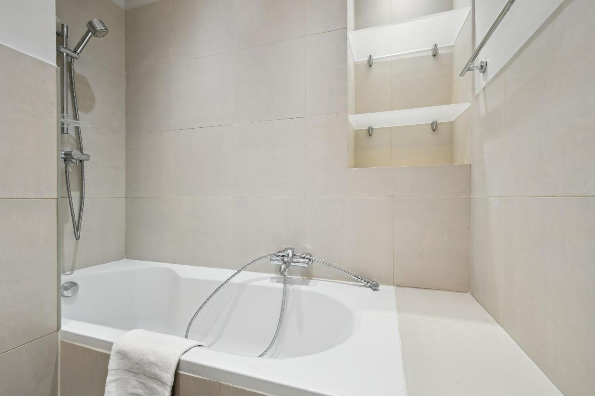 Champs-elysees & Arc De Triomphe - Cityapartmentstay Apartment *
