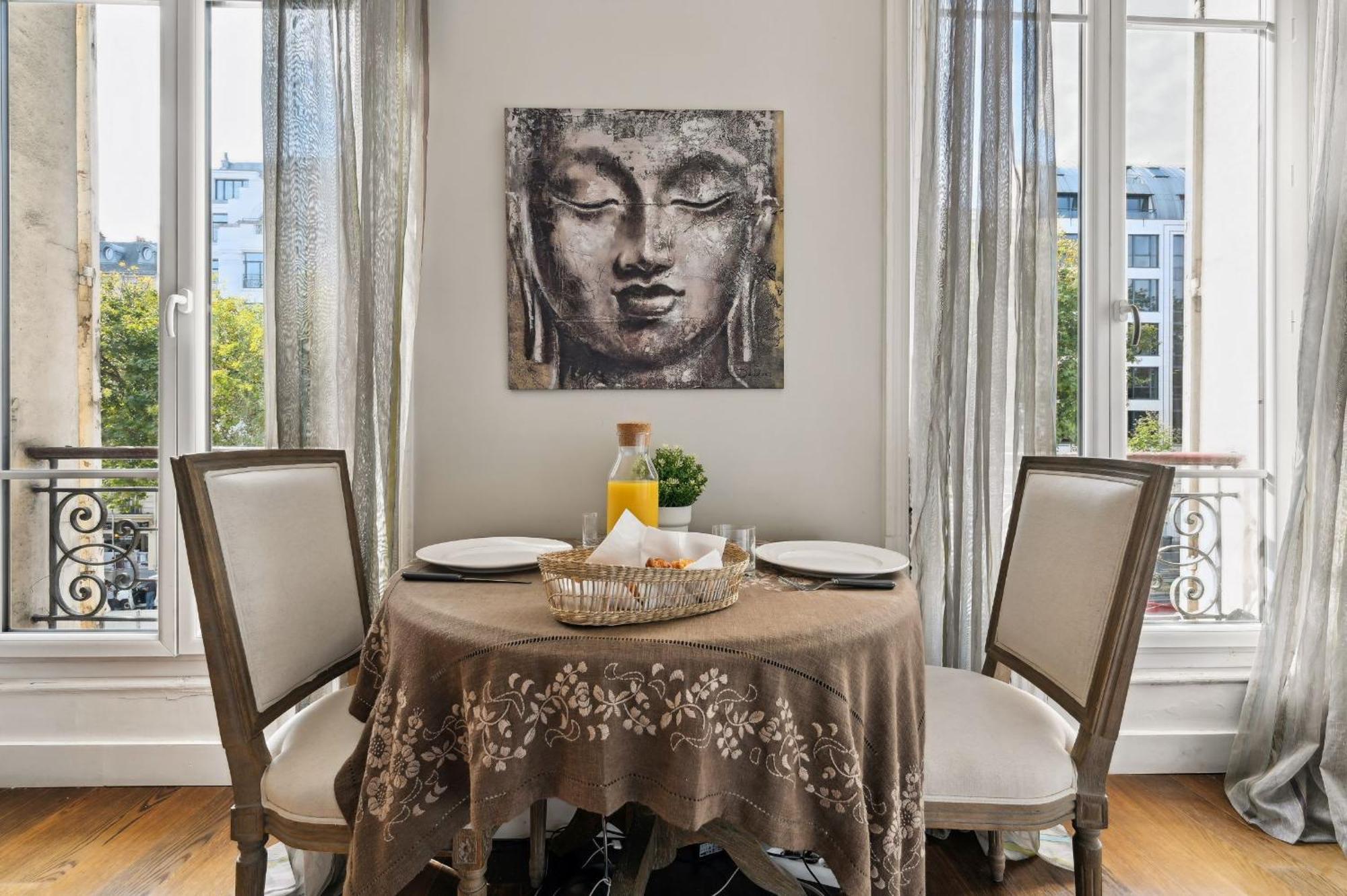 Apartment Champs-elysees & Arc De Triomphe - Cityapartmentstay