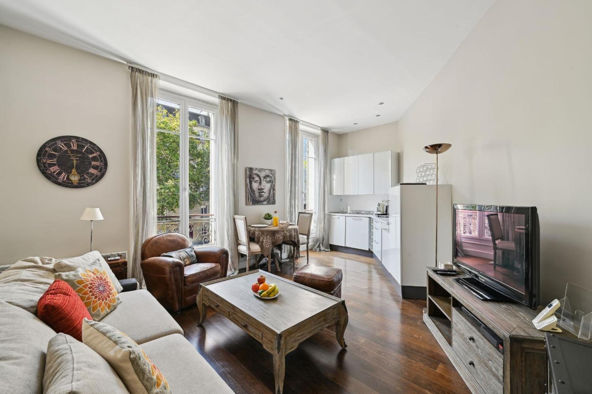 Apartment Champs-elysees & Arc De Triomphe - Cityapartmentstay Paris