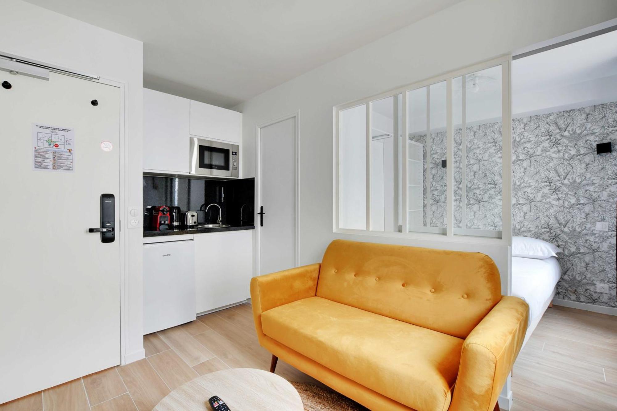 Apartment Newly Renovated Republique