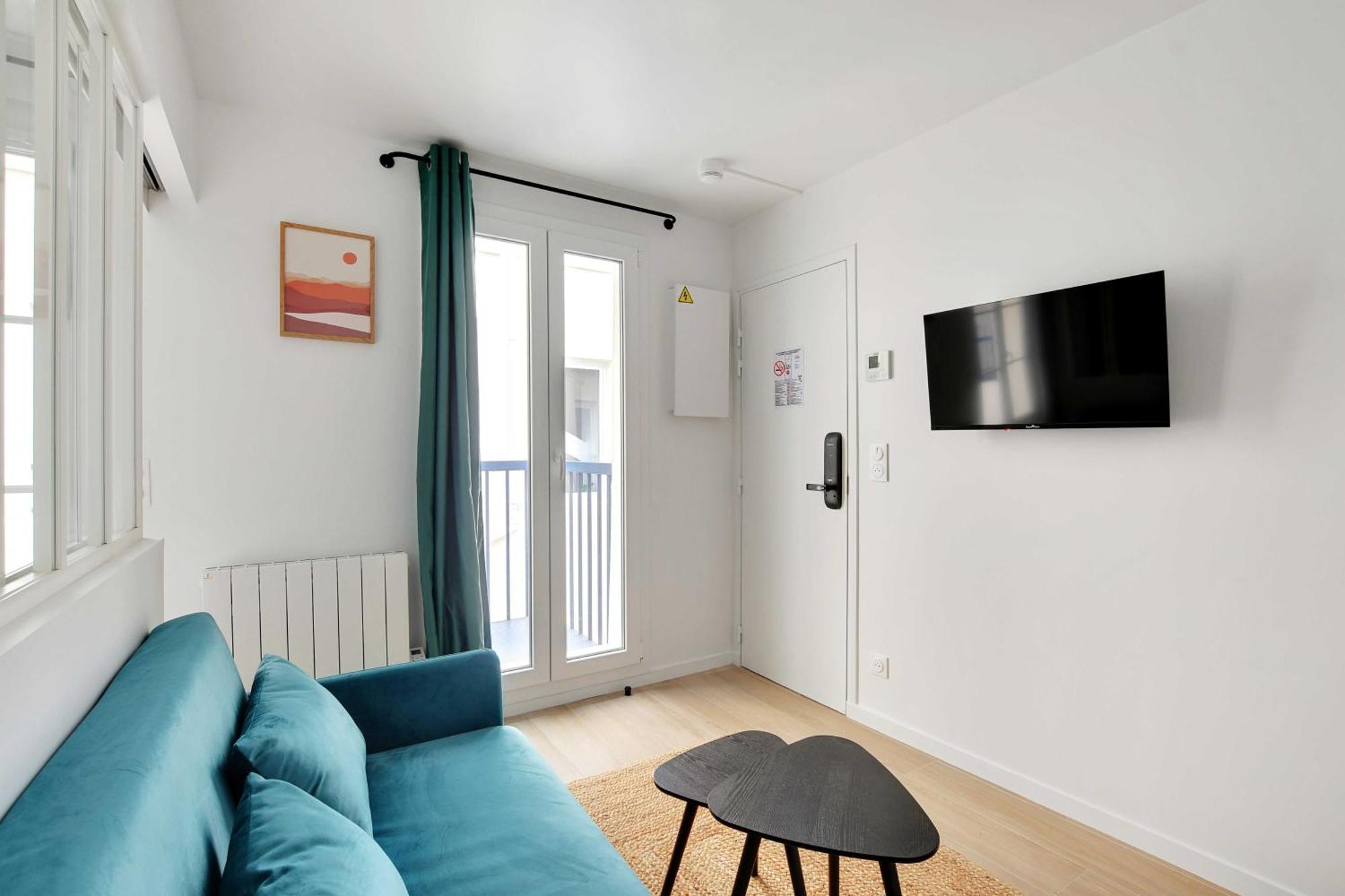 Apartment Newly Renovated Republique