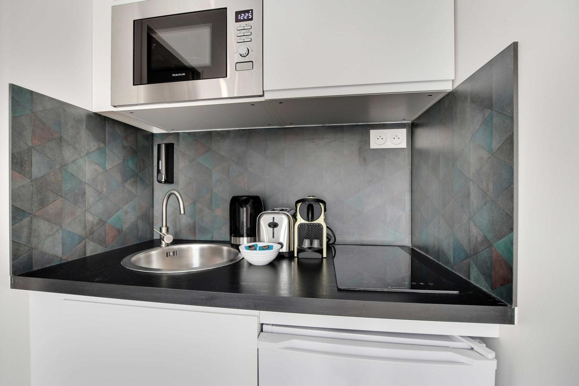 Apartment Newly Renovated Republique