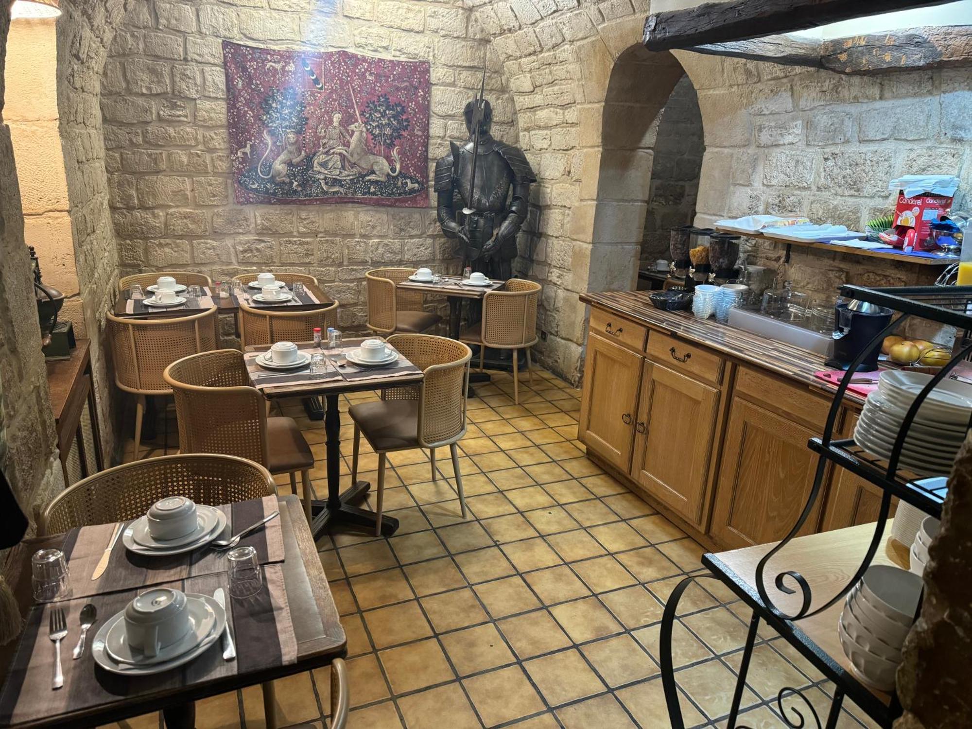 Hotel Richmond Gare Du Nord 2*