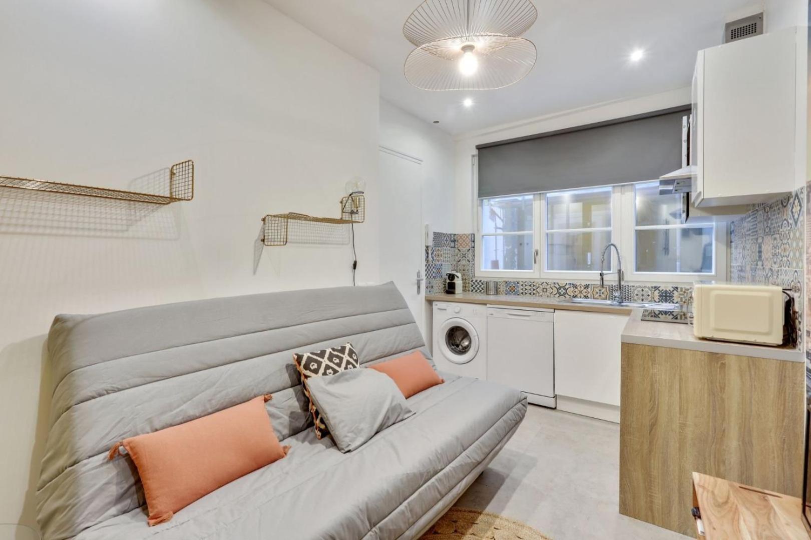 143 La Francaise, Apt, Paris