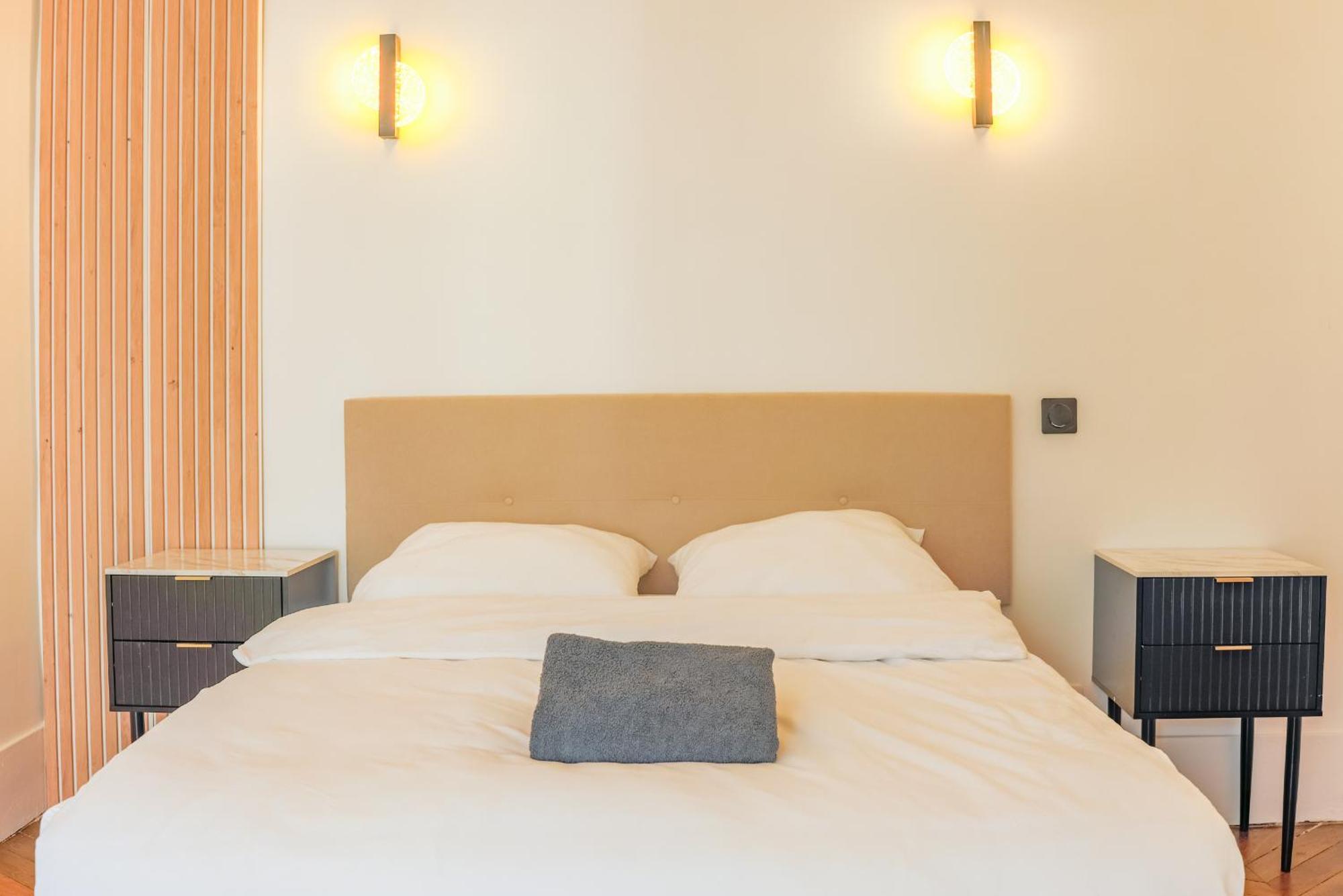 Champs Elysees Luxury Appartement *