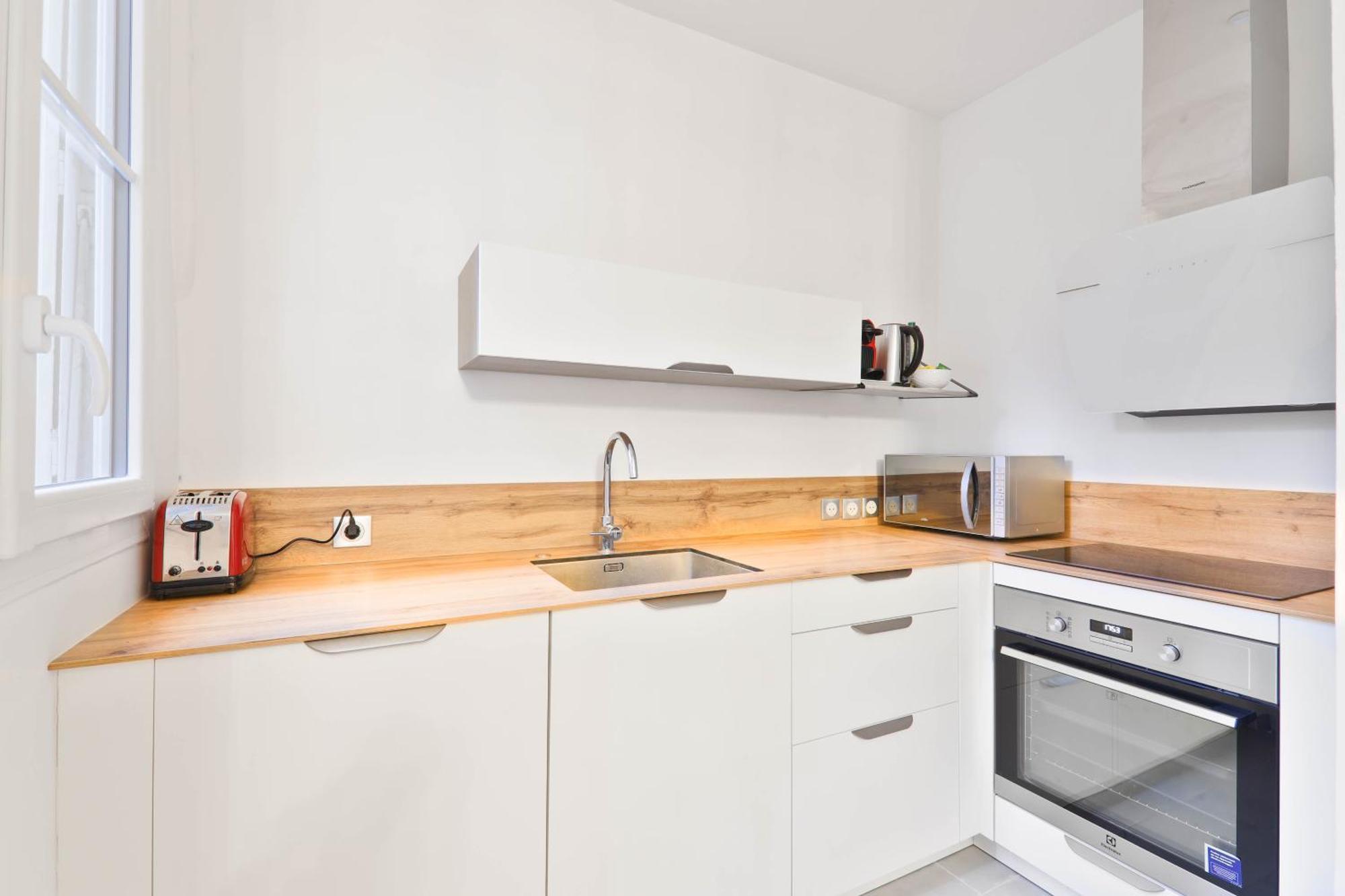 Arc De Triomphe Free Netflix Apartment Paris