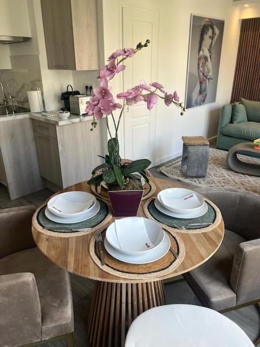Magnifique 2 Tour Eiffel Apartment Paris