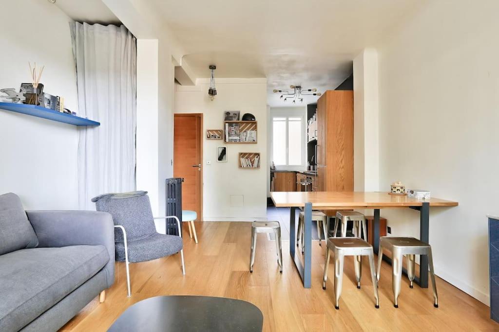 Chic Buttes Chaumont Apartment