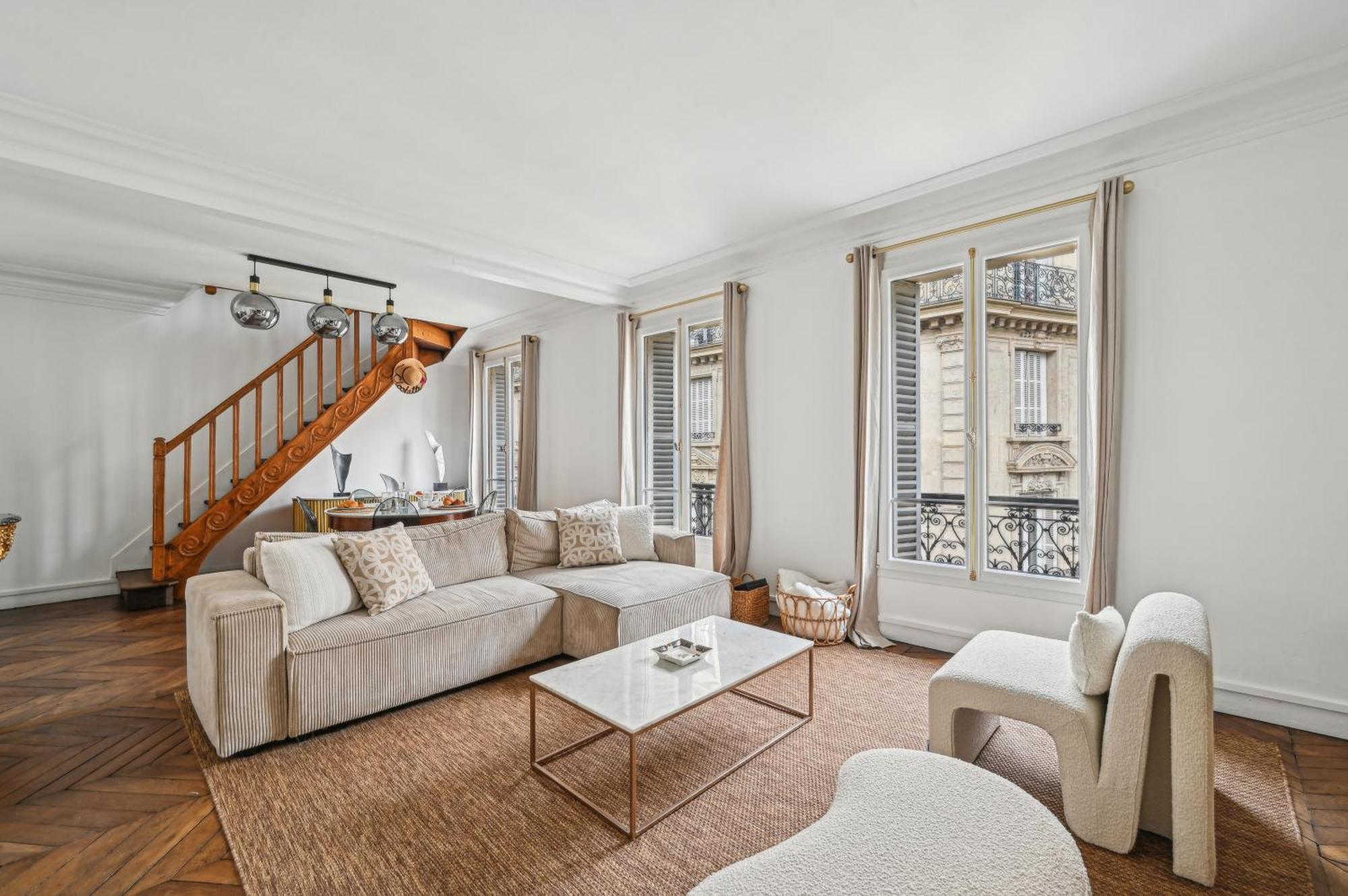 Apartment Duplex Avec Billard A Cote De La Tour Eiffel !