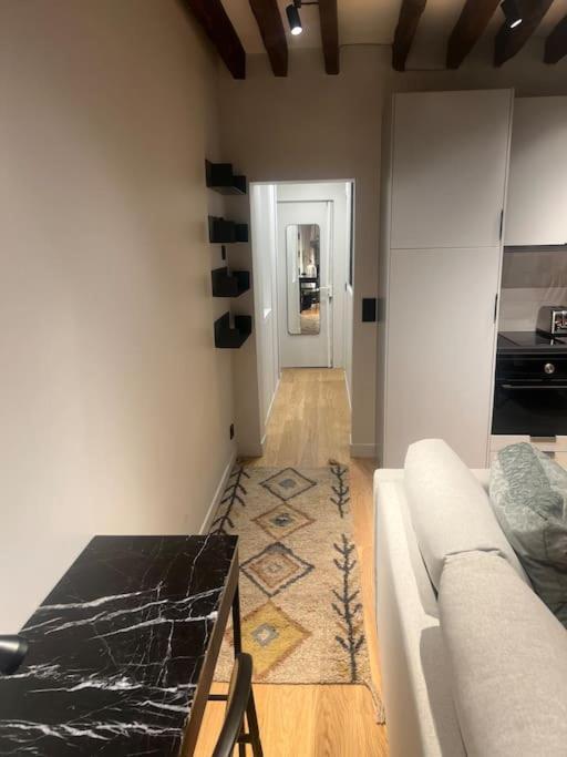 Magnifique Le Marais Apartment Paris