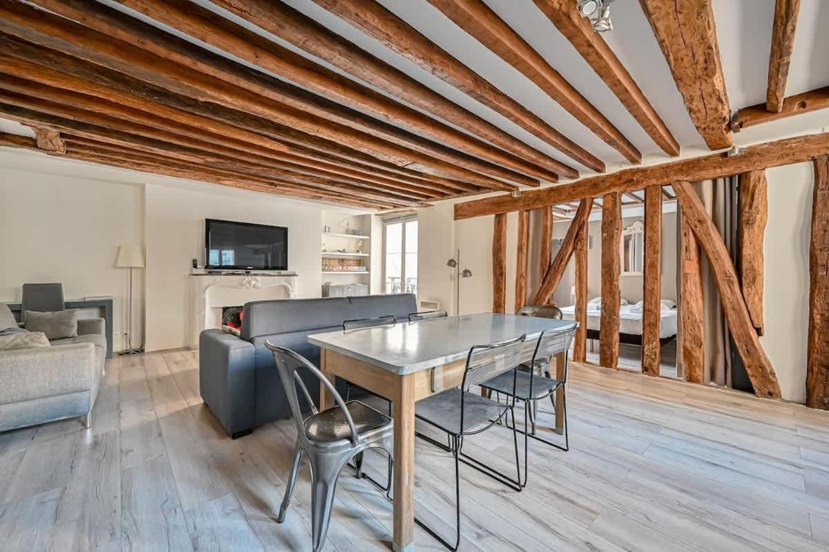 Apartment Grand 2 Pieces Typique Du Marais - Flat-guest