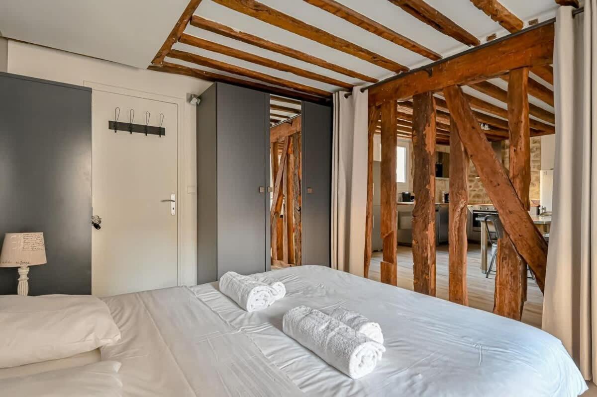 Apartment Grand 2 Pieces Typique Du Marais - Flat-guest