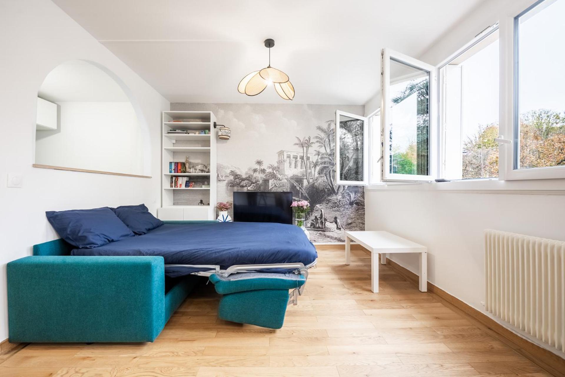 Charming Parisian Away From In The Heart Of