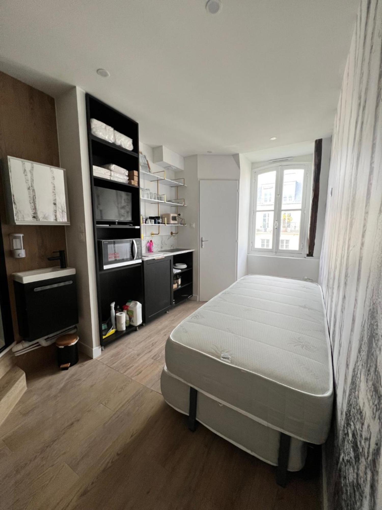 Batignolles, Montmartre 12m2 , Metro 13 Et 14 Apartment Paris