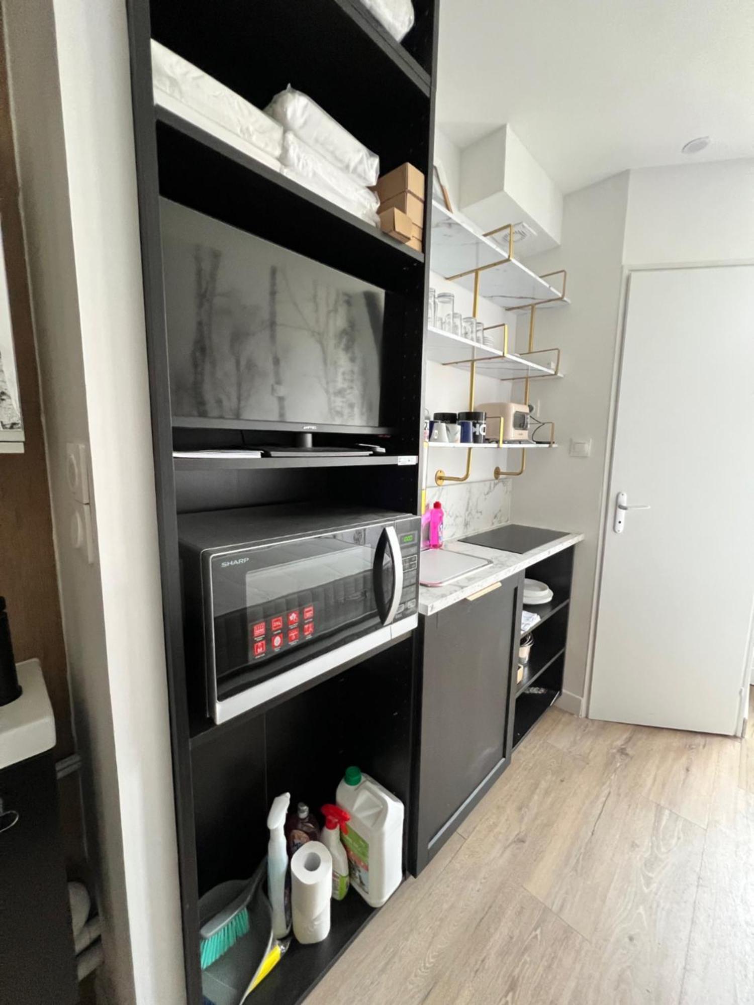 Apartment Batignolles, Montmartre 12m2 , Metro 13 Et 14 *