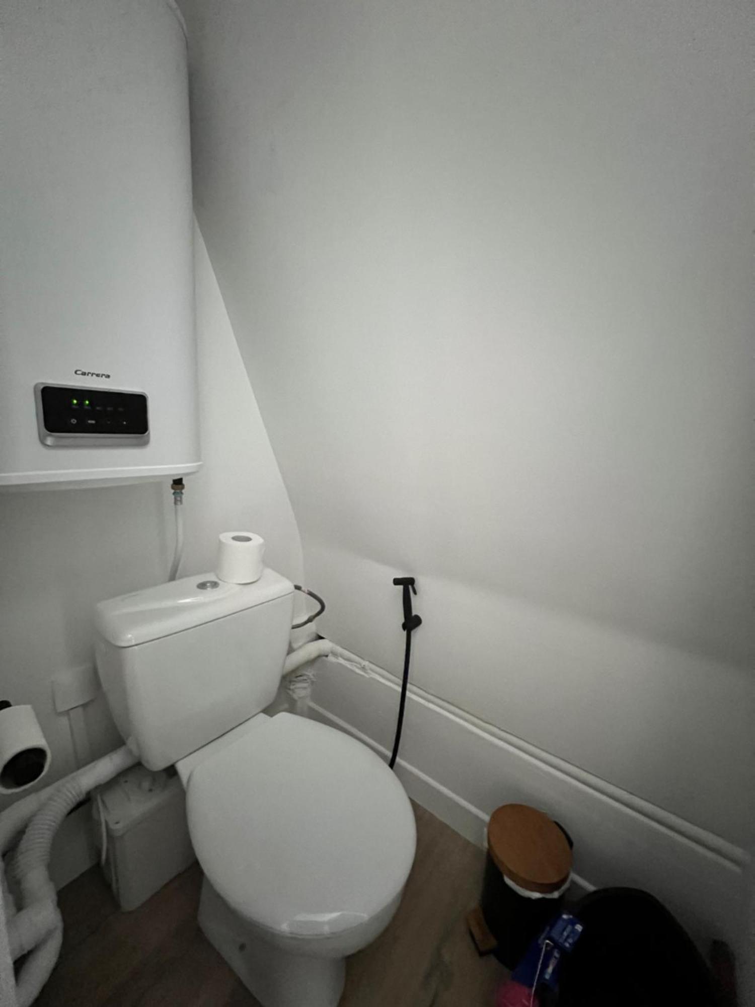 Batignolles, Montmartre 12m2 , Metro 13 Et 14 * Paris