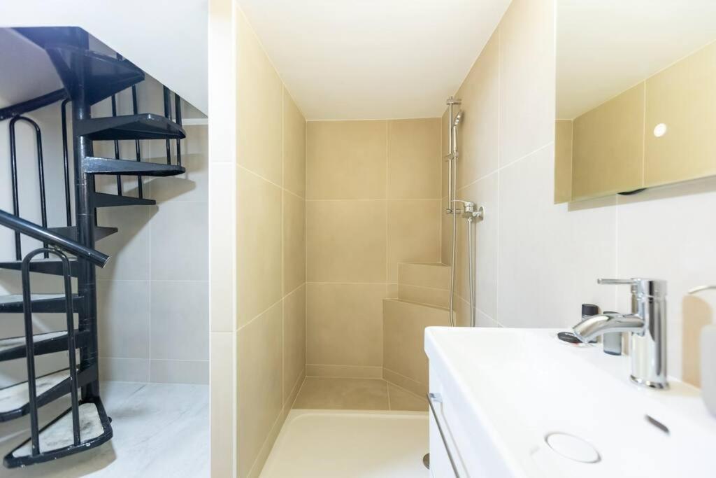 Apartment Refait A Neuf Bastille Paris