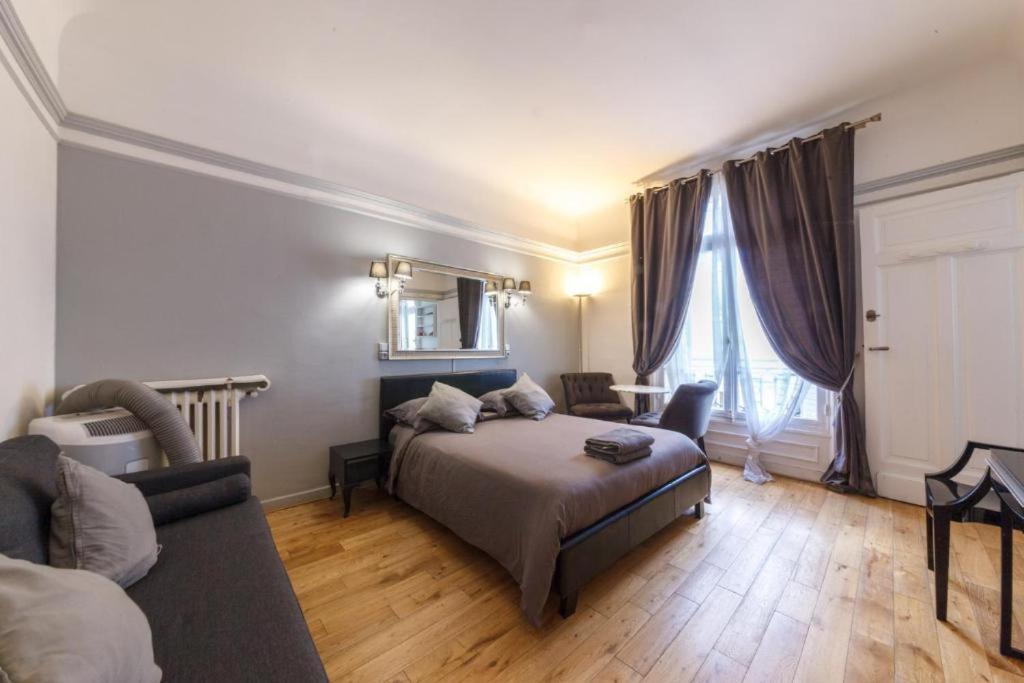 Appartement - Avenue Champs-elysee *