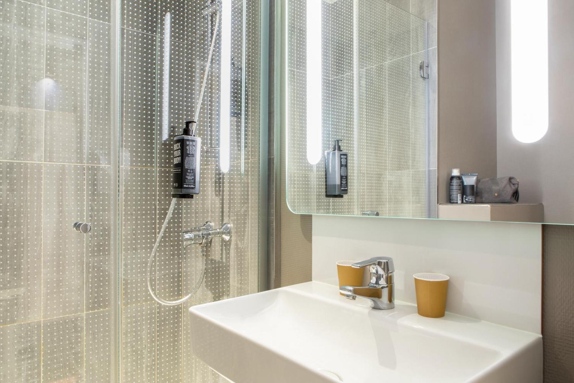 Ibis Ornano Montmartre Nord 18ème Hotel 3*