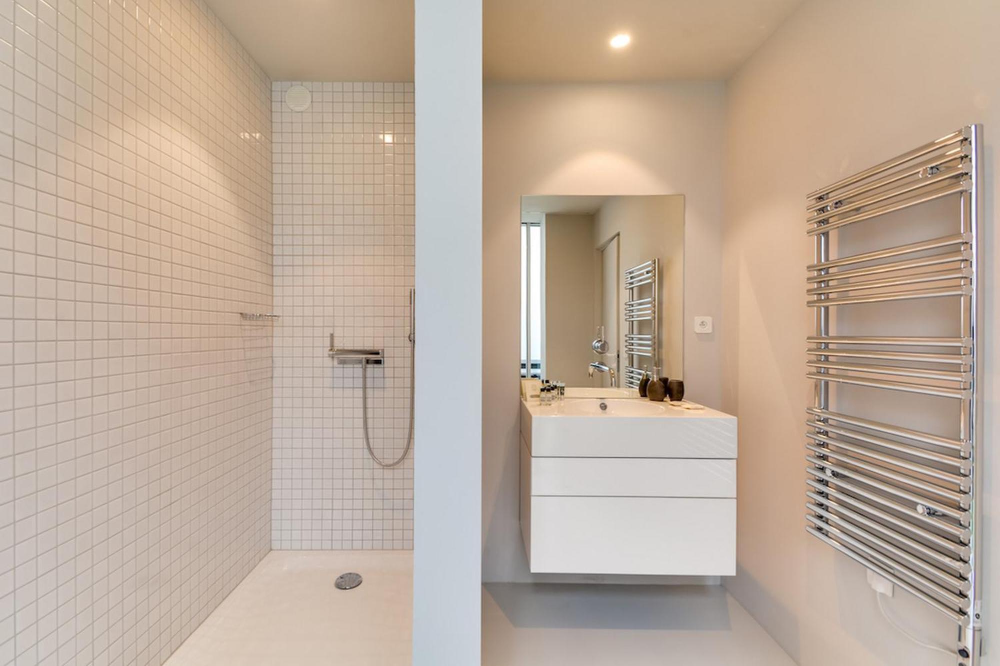 Apartment Sweet - Brune