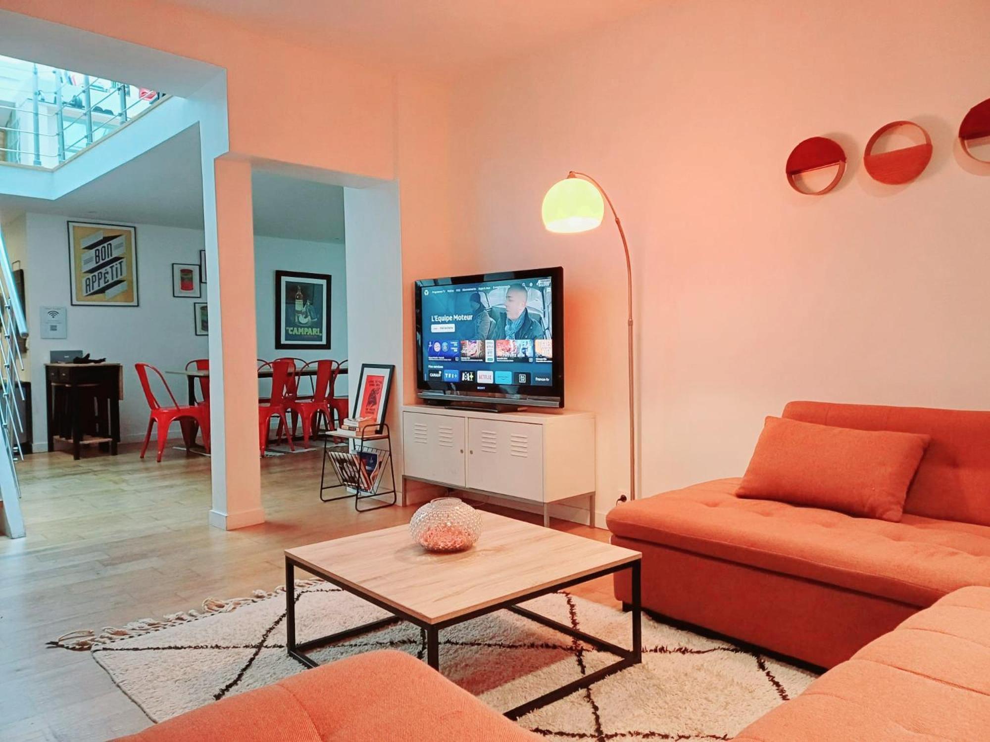 Appartement Loft Familial Au Coeur De Avec Clim, Arcade Et Baby-foot Proche Republique Et Canal St Martin *