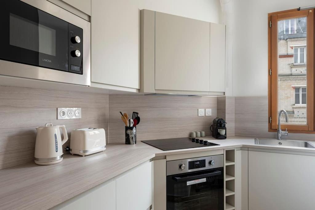 Cosy 14 Apartment Paris