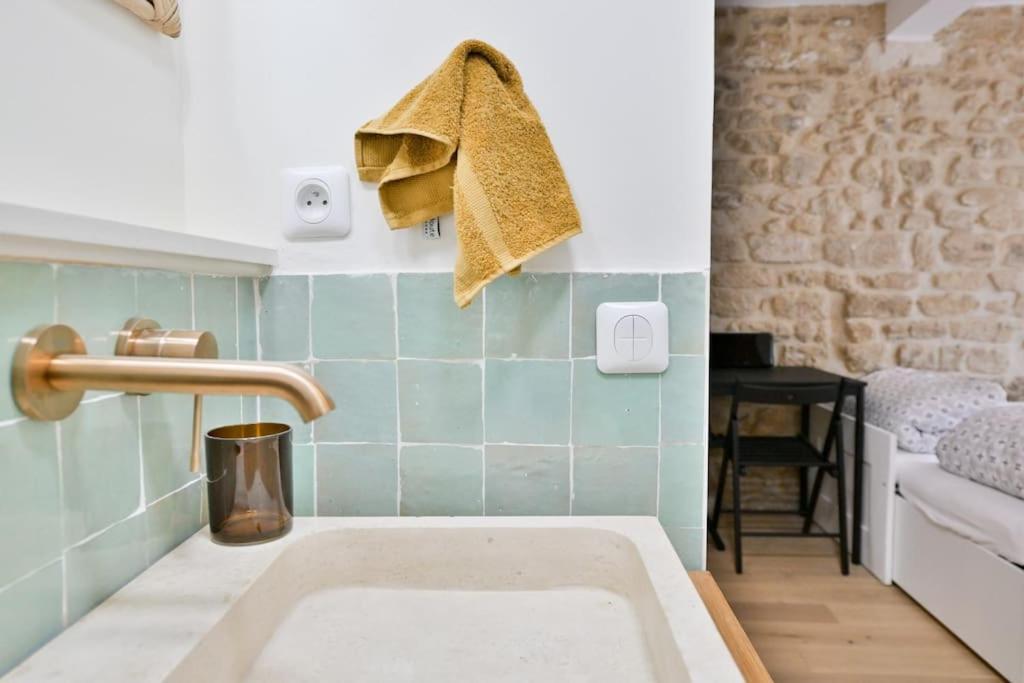 Studio Cache, Canal Saint-martin Paris