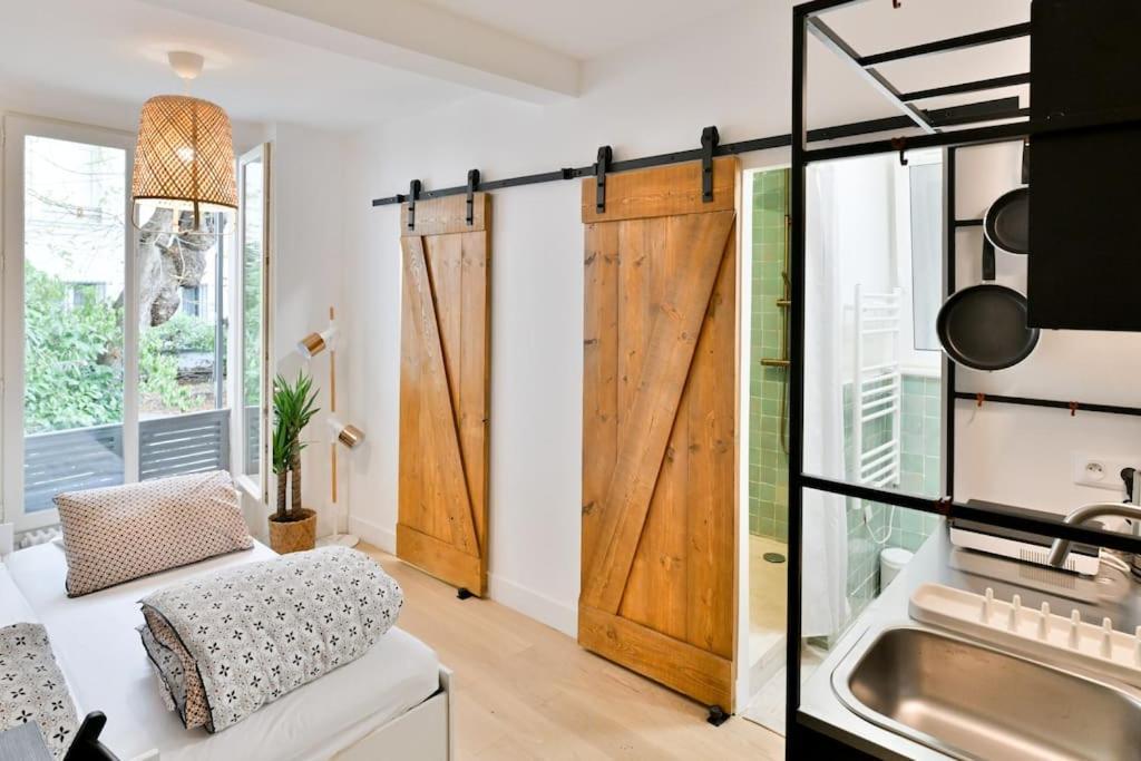 Studio Cache, Canal Saint-martin * Paris