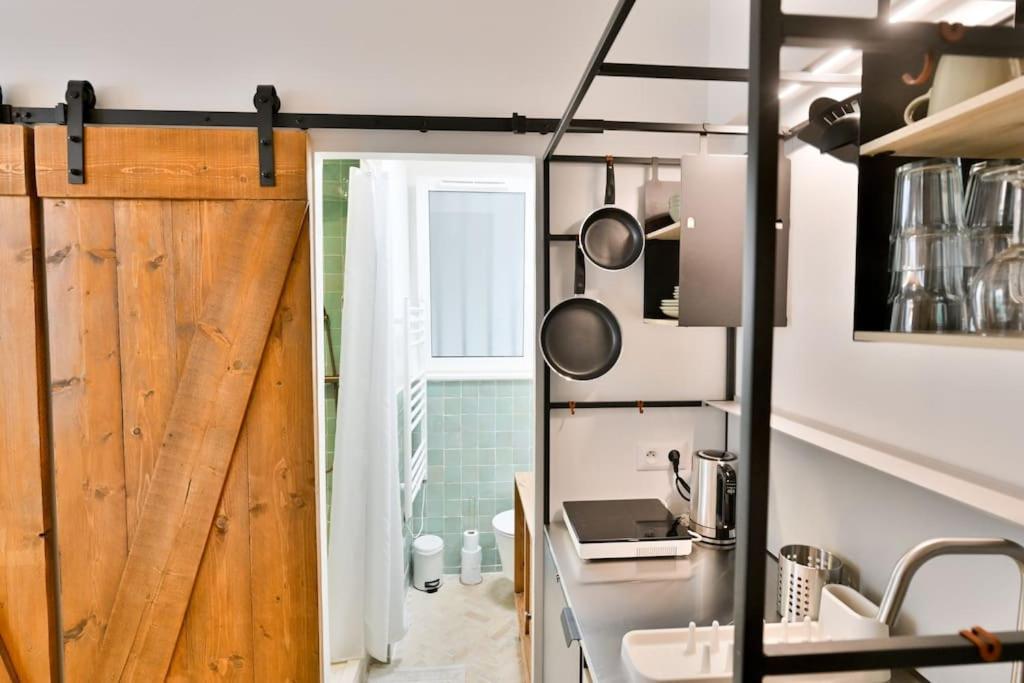 Apartment Studio Cache, Canal Saint-martin Paris