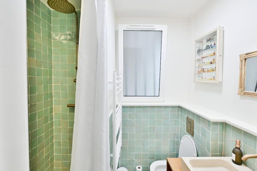 Studio Cache, Canal Saint-martin * Paris