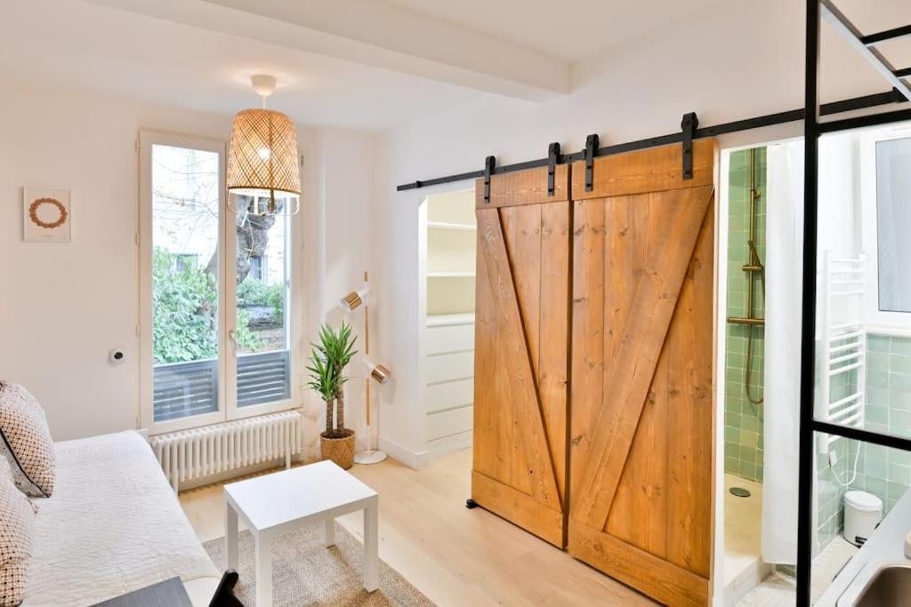 Apartment Studio Cache, Canal Saint-martin
