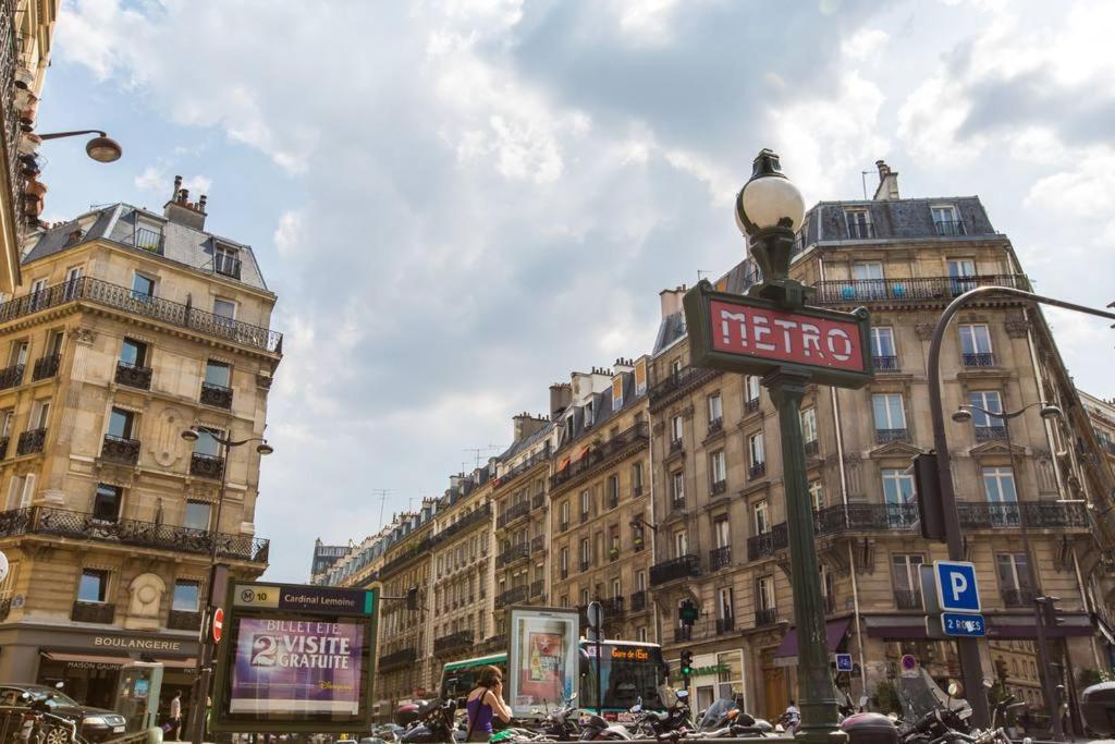 Small Triplex Appartement Paris