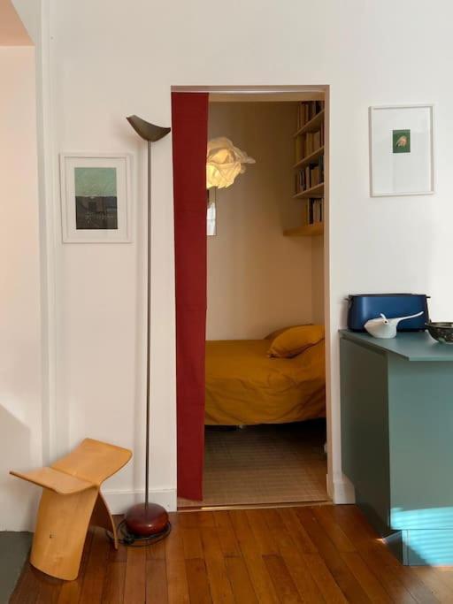 For 2p In Montmartre District *