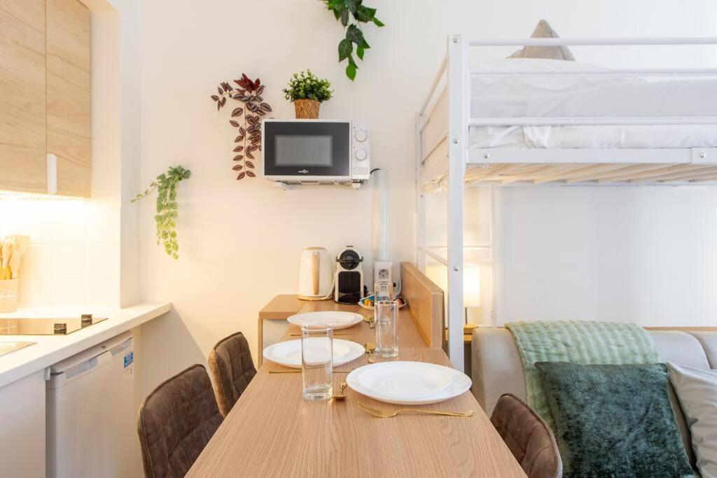Amazing Stylish Studio, Well Located Near Metro, Bastille Neighborhood * Paris