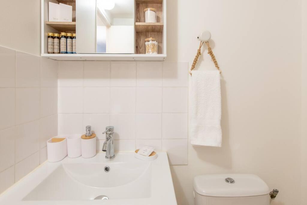 Apartment Amazing Stylish Studio, Well Located Near Metro, Bastille Neighborhood *