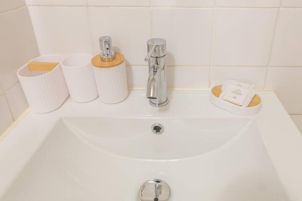 Amazing Stylish Studio, Well Located Near Metro, Bastille Neighborhood *