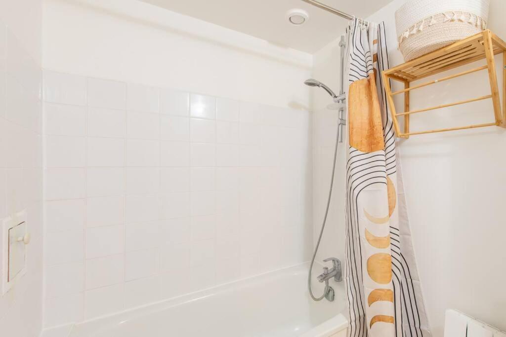 Amazing Stylish Studio, Well Located Near Metro, Bastille Neighborhood * Paris