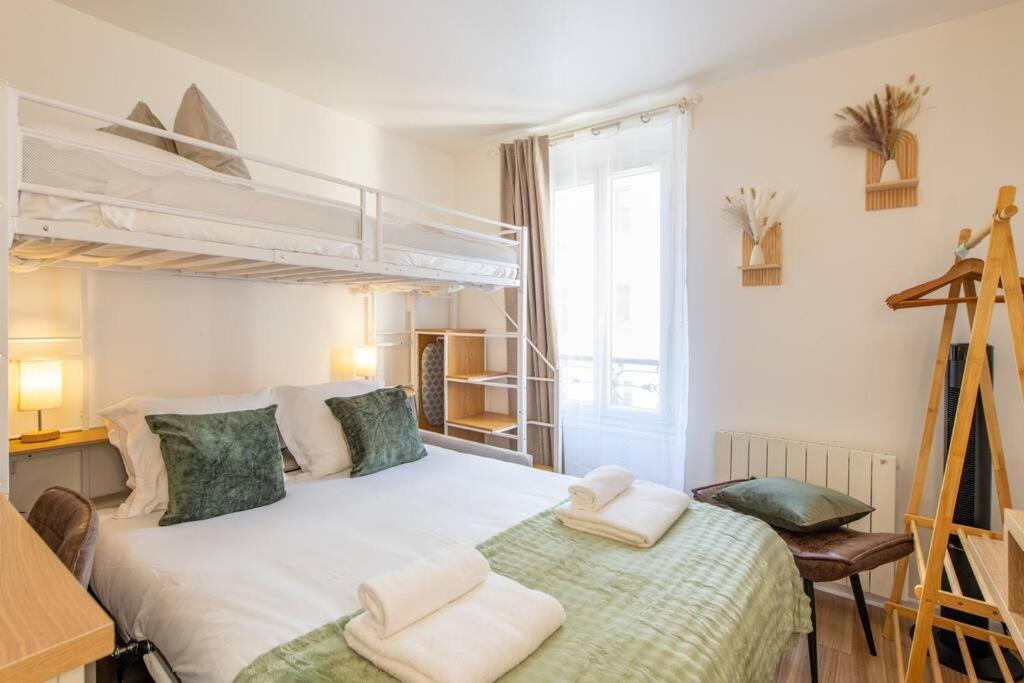 Apartment Amazing Stylish Studio, Well Located Near Metro, Bastille Neighborhood