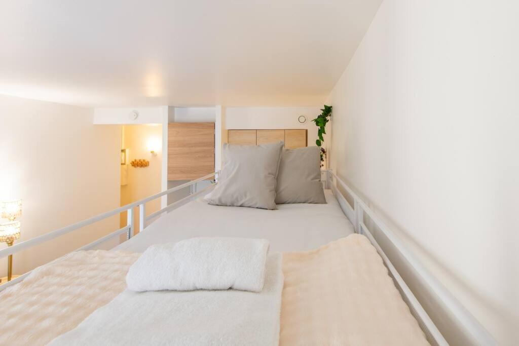 Amazing Stylish Studio, Well Located Near Metro, Bastille Neighborhood