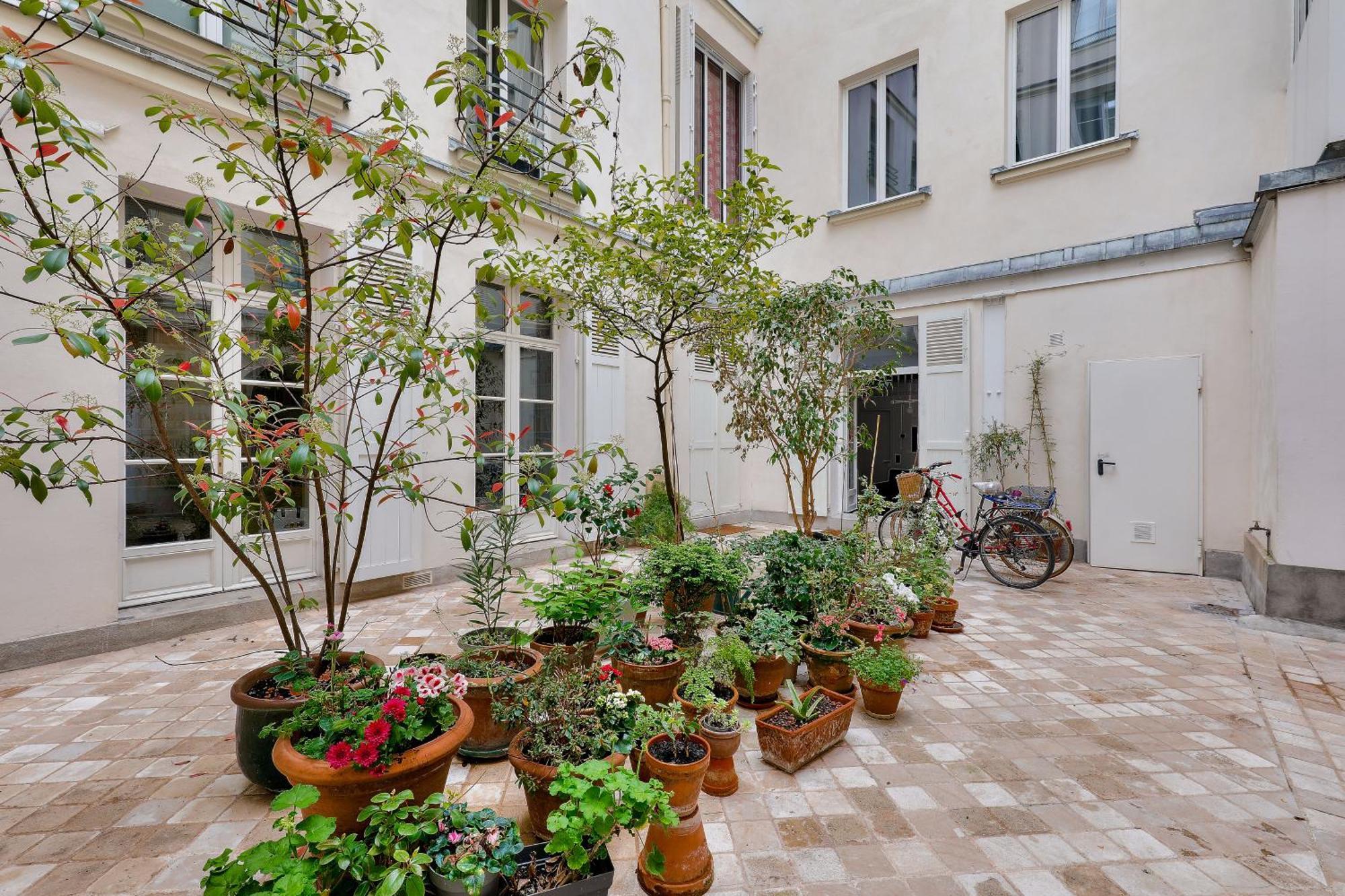 Paradise In The Center Of - Le Marais